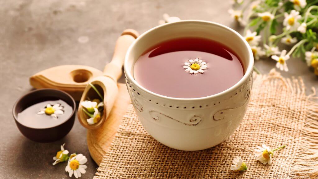 Chamomile tea as a home remedy for rosacea
